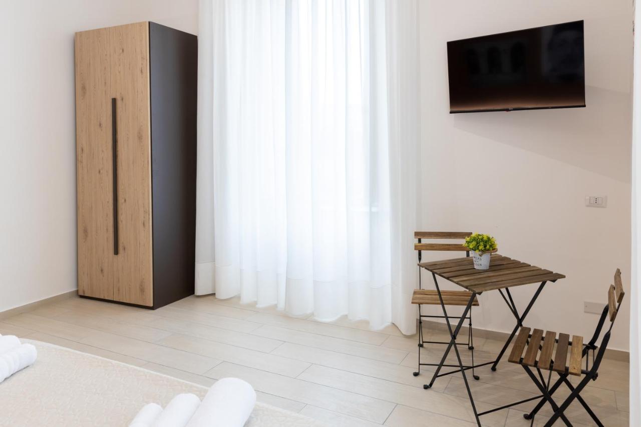 The Heart Guest House Napoli Exterior foto