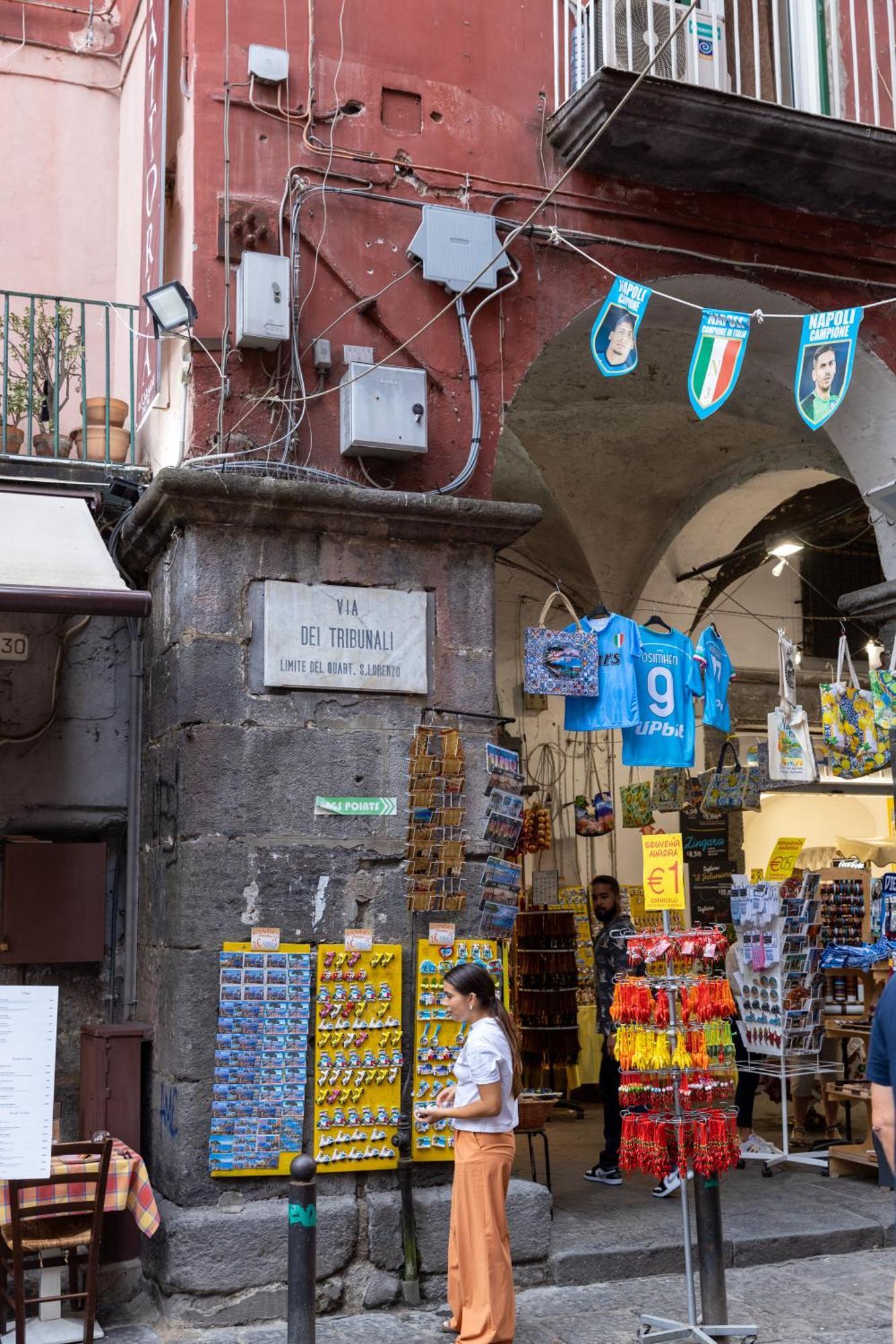 The Heart Guest House Napoli Exterior foto