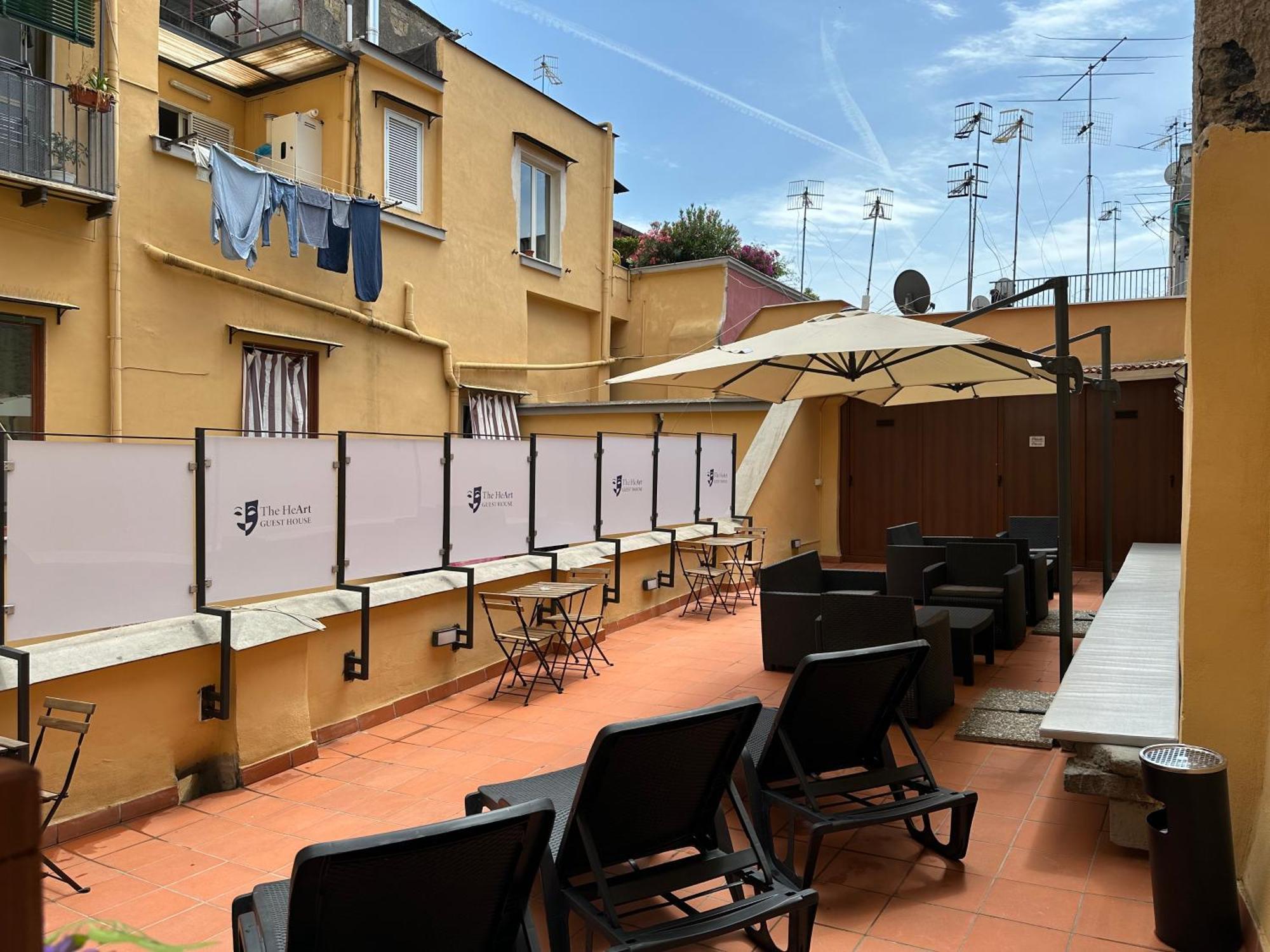 The Heart Guest House Napoli Exterior foto