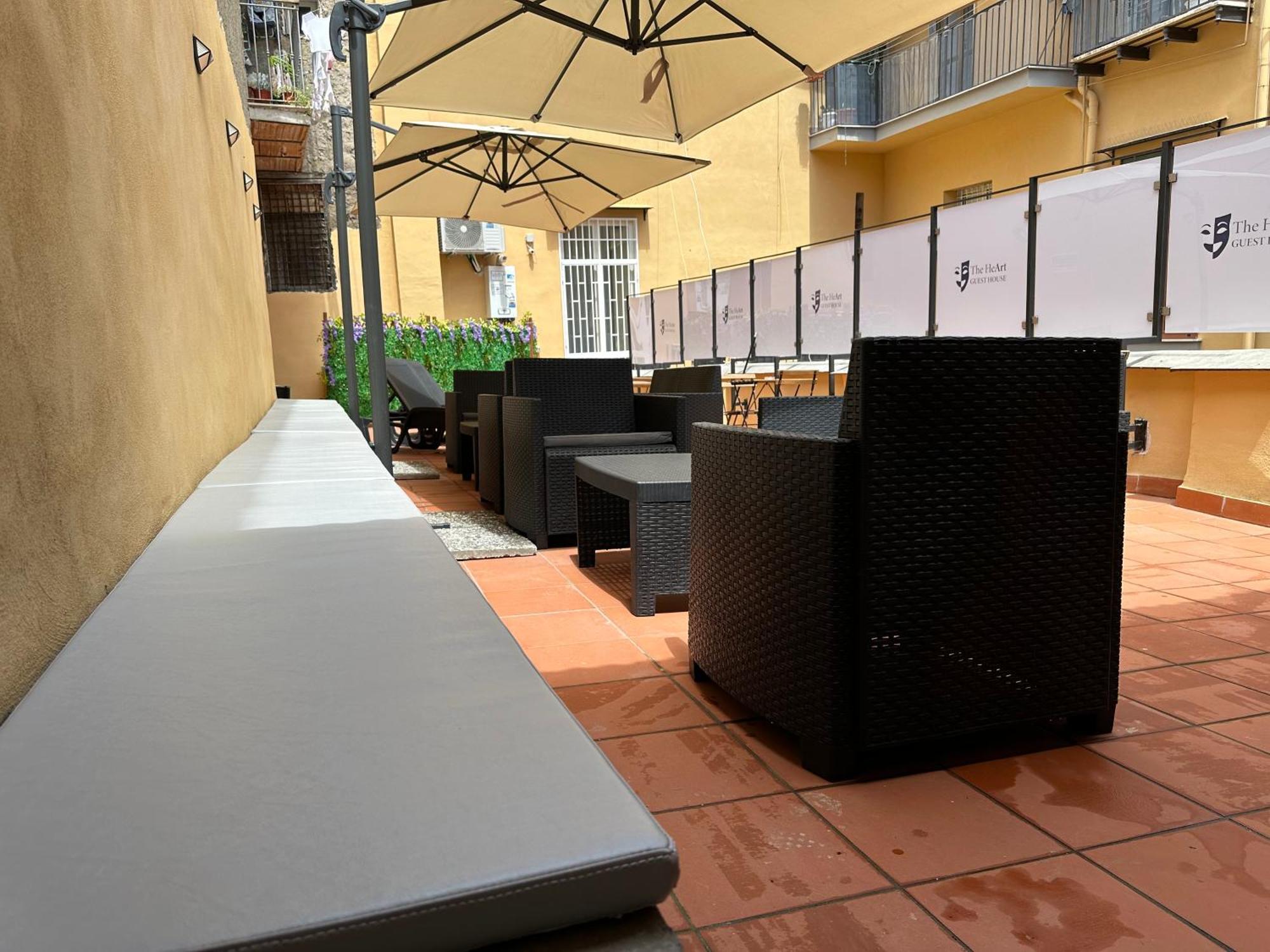 The Heart Guest House Napoli Exterior foto