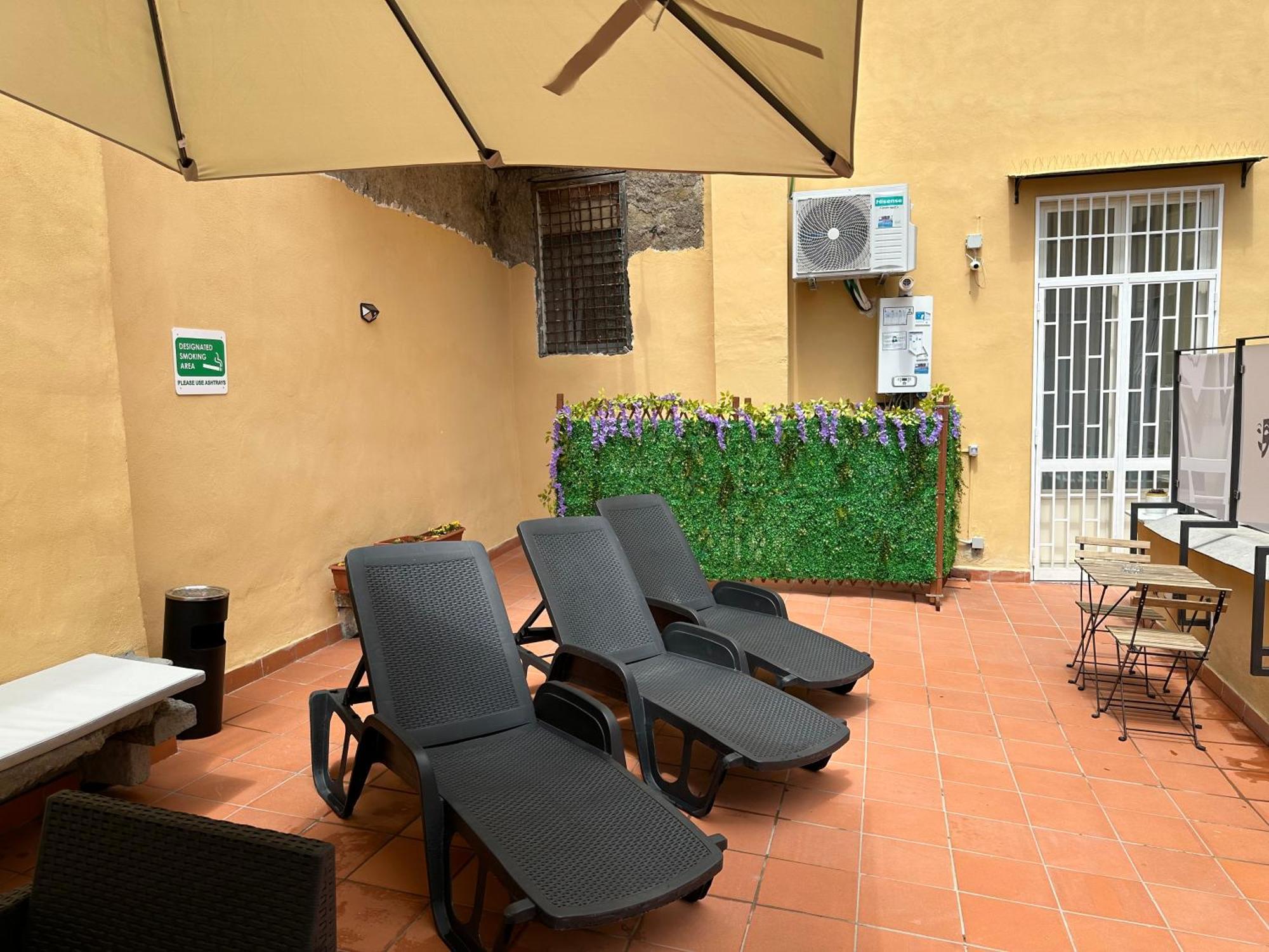 The Heart Guest House Napoli Exterior foto