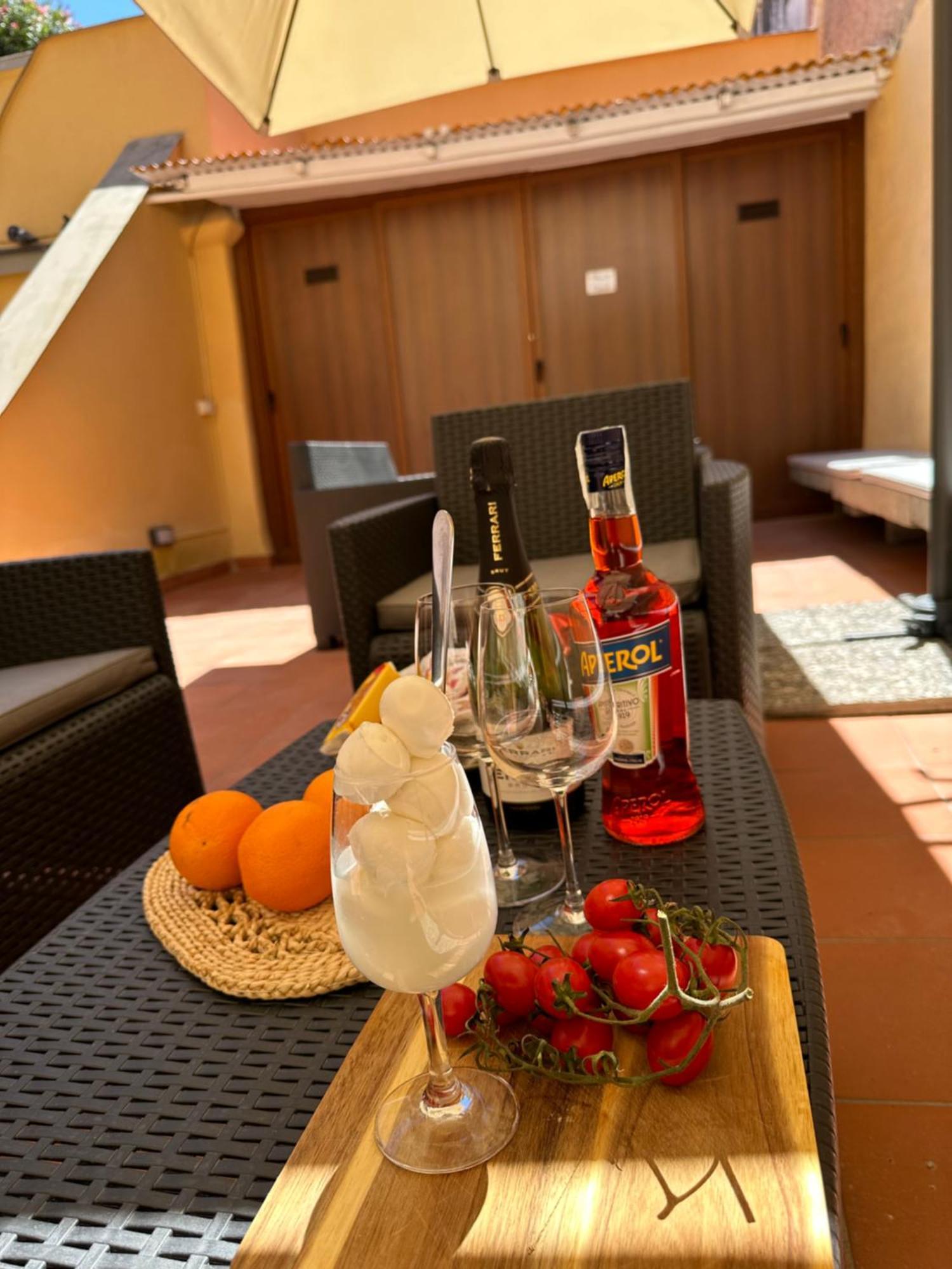 The Heart Guest House Napoli Exterior foto